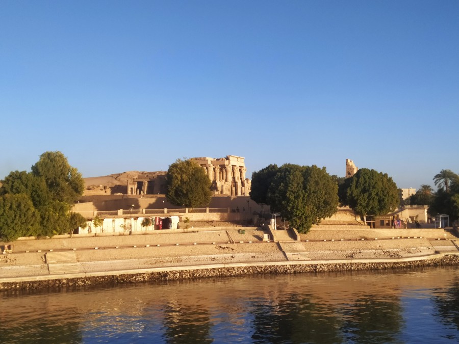 https://ic.pics.livejournal.com/cosmomarmots/76512026/1077655/1077655_900.jpg